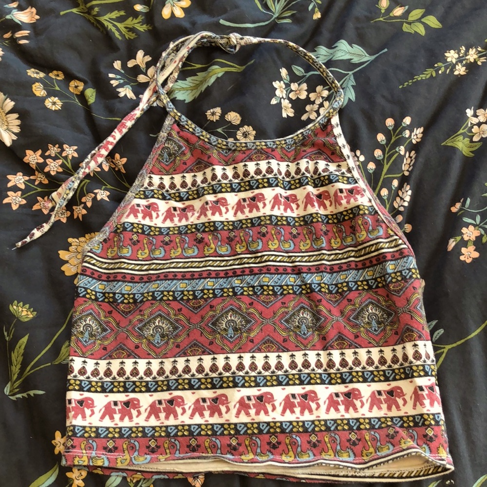 ❤️ UO Boho Elephant Print Halter Crop Top - Picture 3 of 5